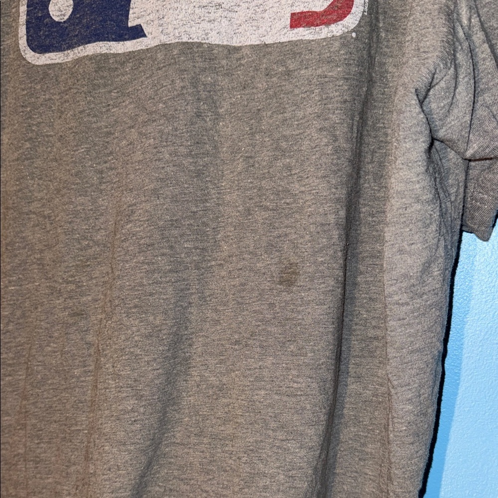 Majestic Gray MLB Graphic Tee - Picture 3 of 5